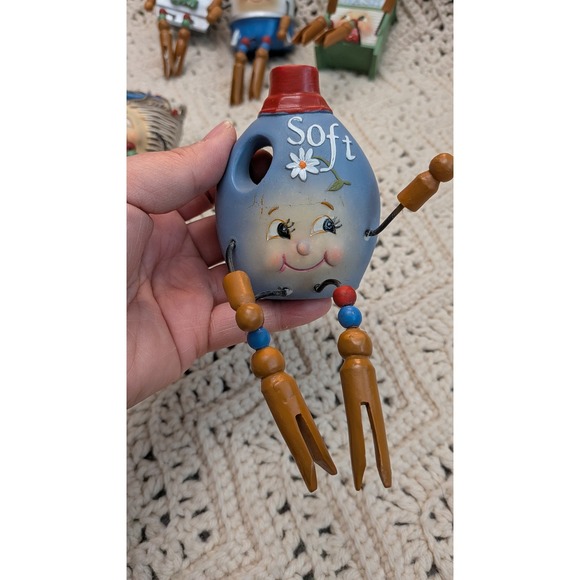 WMG 2010 Laundry Room Shelf Sitters Set 6 Anthropomorphic Clothespin Figurines - Picture 6 of 7